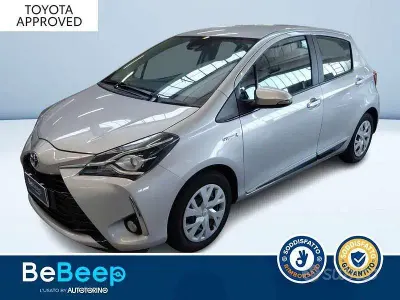 Usata Toyota Yaris Hybrid Active 73 CV (53 kW) 2018 Grigio Berlina