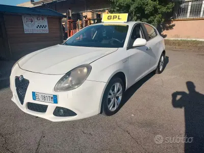 Usata Alfa Romeo Giulietta 120 CV (88 kW) 2012 Bianco Utilitaria