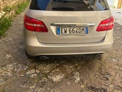 Usata Mercedes B180 Premium 109 CV (80 kW) 2014 Argento Monovolume