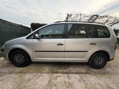 Usata VW Touran Conceptline 105 CV (77 kW) 2008 Grigio Monovolume