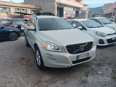 Bianco Usata 2010 Volvo XC60 Kinetic SUV | 8900 € (Buon prezzo)