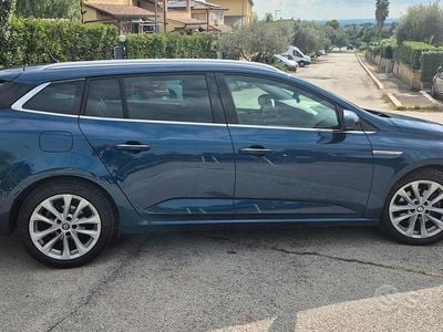 Usata Renault Mégane GrandTour Intens 130 CV (95 kW) 2017 Blu Station wagon