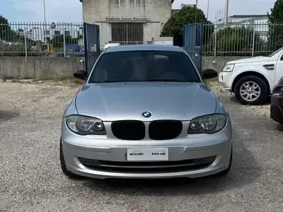 Usata BMW 118 143 CV (105 kW) 2009 Grigio Utilitaria
