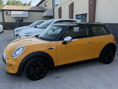 Usata Mini Cooper 136 CV (100 kW) 2015 Giallo Utilitaria