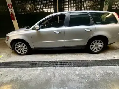 Usata Volvo V50 Momentum 136 CV (100 kW) 2006 Grigio Station wagon