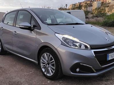 Usata Peugeot 208 Active 102 CV (75 kW) 2019 Grigio Utilitaria