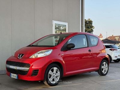 Usata Peugeot 107 68 CV (50 kW) 2009 Rosso Utilitaria