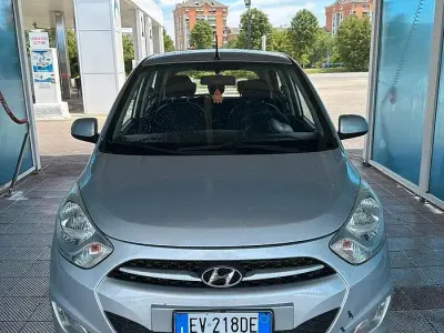 Usata Hyundai i10 Edition 69 CV (50 kW) 2014 Grigio Utilitaria