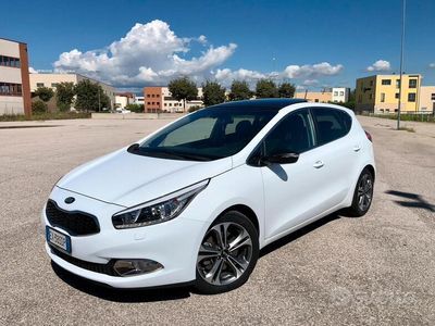 usata Kia Ceed cee'd 1.6 CRDi 128 CV 5 porte Platinum