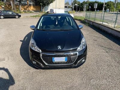 Usata Peugeot 208 Allure 75 CV (55 kW) 2017 Nero Utilitaria