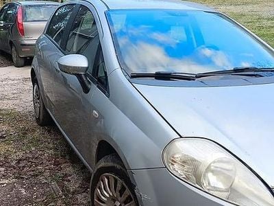 Usata Fiat Grande Punto 77 CV (56 kW) 2006 Grigio Utilitaria
