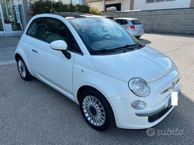 Begagnad Fiat 500 Lounge 69 HK (50 kW) 2011 Vit Sedan