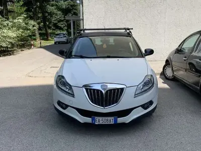 Usata Lancia Delta 120 CV (88 kW) 2010 Utilitaria