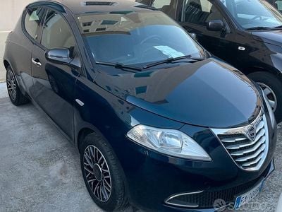 Usata Lancia Ypsilon 95 CV (69 kW) 2015 Blu Utilitaria