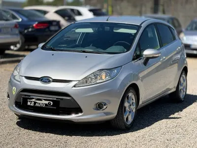 Usata Ford Fiesta Titanium 92 CV (67 kW) 2011 Grigio Berlina