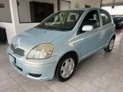 Usata Toyota Yaris Sol 65 CV (47 kW) 2004 Blu Berlina