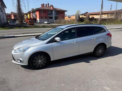 Usata Ford Focus 163 CV (119 kW) 2013 Grigio Station wagon