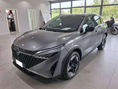 Nuova Nissan Qashqai N-Connecta 140 CV (102 kW) 2026 Dark metal grey SUV