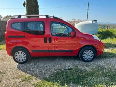 Gebraucht Fiat Qubo Dynamic 77 PS (56 kW) 2016 Rot Van / Kleinbus