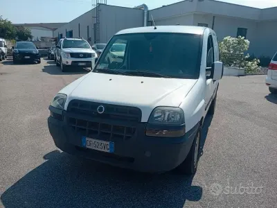 Usata Fiat Doblò 101 CV (74 kW) 2003 Bianco Monovolume