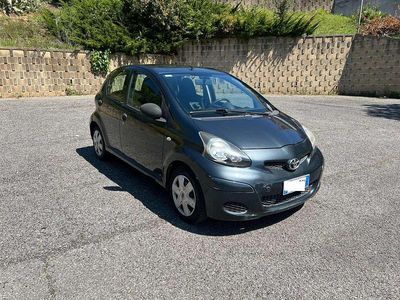 Brugt Toyota Aygo 68 HK (50 kW) 2009 Grå Hatchback