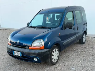 Usata Renault Kangoo 80 CV (58 kW) 2001 Bluazzurro Monovolume