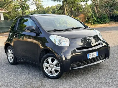 Usata Toyota iQ 68 CV (50 kW) 2009 Nero Utilitaria