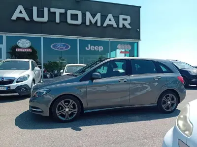 Usata Mercedes B180 Premium 109 CV (80 kW) 2014 Grigio Utilitaria