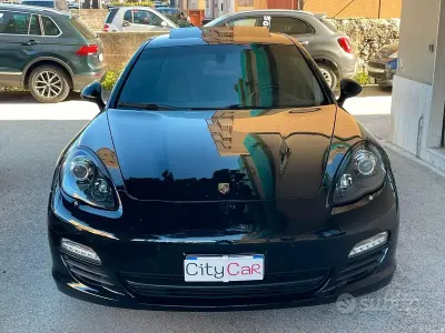 Usata Porsche Panamera Platinum Edition 250 CV (183 kW) 2012 Nero Utilitaria