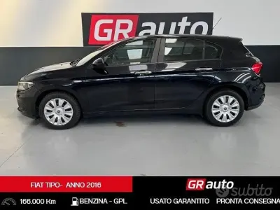 Usata Fiat Tipo Easy 120 CV (88 kW) 2016 Nero Station wagon
