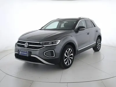 Usata VW T-Roc Style 150 CV (110 kW) 2024 Indium grey metallizzato nero SUV