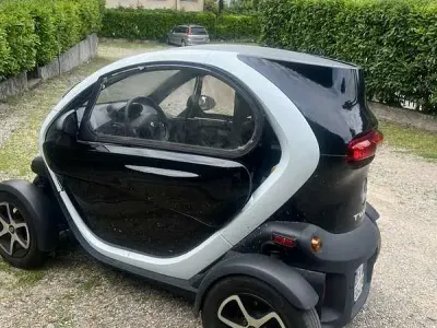 Usata Renault Twizy 13 kW (18 CV) 2021 Utilitaria