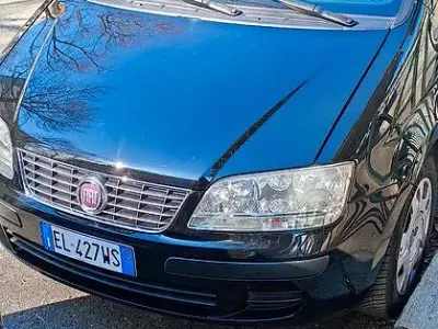 Usata Fiat Idea 77 CV (56 kW) 2011 Nero Monovolume