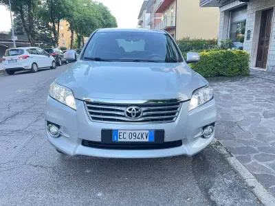 Usado Toyota RAV4 Executive 150 CV (110 kW) 2011 Plateado SUV