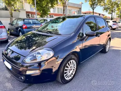 Usata Fiat Grande Punto 95 CV (69 kW) 2018 Bluazzurro Utilitaria