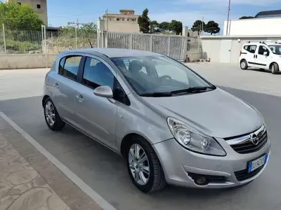 Usata Opel Corsa Cosmo 90 CV (66 kW) 2007 Utilitaria