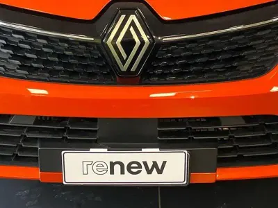 Usata Renault Clio Evolution 101 CV (74 kW) 2025 Grigio Utilitaria