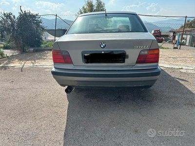 Usata BMW 318 1991 Grigio Berlina