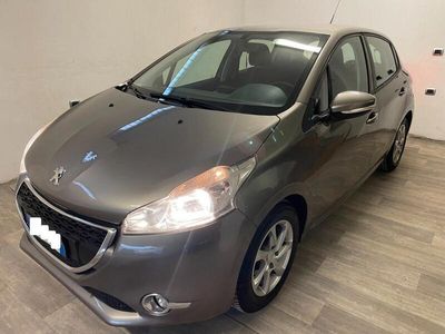 usata Peugeot 208 1.4 HDi 68 CV 5 porte Allure FULL OPTIONAL NEOPATENTATI