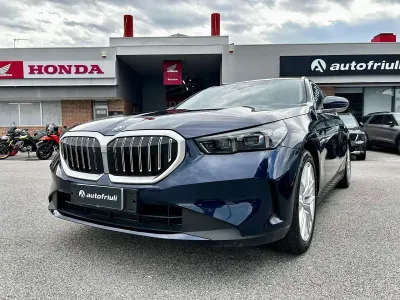 Nuova BMW 530e 299 CV (219 kW) 2025 Blu tanzanite Station wagon