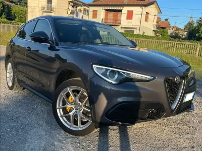 Usata Alfa Romeo Stelvio Super 201 CV (147 kW) 2019 Grigio SUV