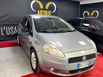 Usata Fiat Grande Punto Sport 95 CV (69 kW) 2006 Grigio Utilitaria