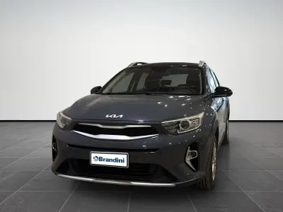 Usata Kia Stonic Urban 84 CV (61 kW) 2022 Grigio metallizzato SUV