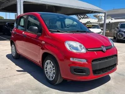 Nuova Fiat Panda Icon 65 CV (47 kW) 2026 Rosso Utilitaria