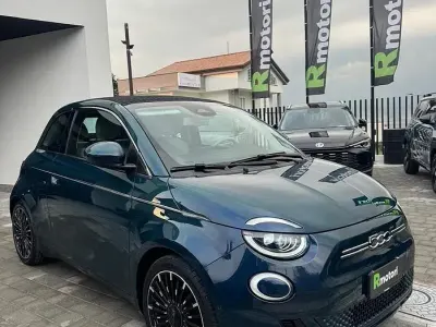 Usata Fiat 500e La Prima 42 kW (58 CV) 2021 Bianco Cabrio