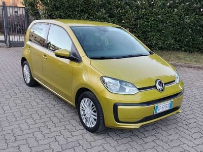 Usata VW up! Move 68 CV (50 kW) 2021 Oro Utilitaria