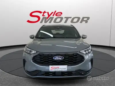 Usata Ford Kuga ST 151 CV (111 kW) 2025 Grigio SUV