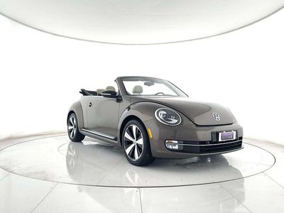 Usata VW Beetle Cabriolet Sportline 140 CV (102 kW) 2014 Marrone metallizzato Cabrio
