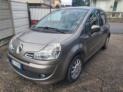 Oro Usata 2009 Renault Modus Dynamique Monovolume | 4200 € (Buon prezzo)