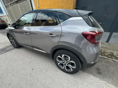 Usata Renault Captur Techno 101 CV (74 kW) 2023 Grigio SUV